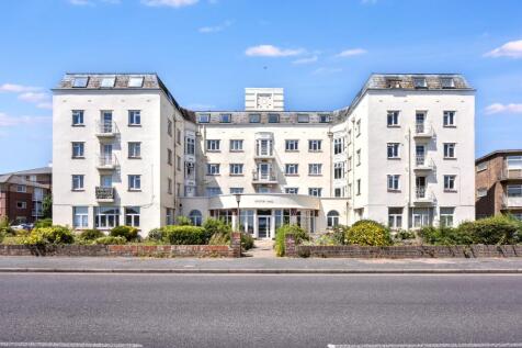 9A Oulton Hall, Marine Parade, Claton-on-Sea CO15 6JU
