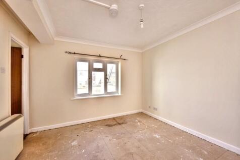 9A Oulton Hall, Marine Parade, Claton-on-Sea CO15 6JU