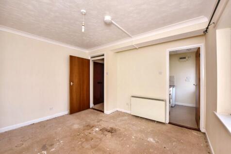 9A Oulton Hall, Marine Parade, Claton-on-Sea CO15 6JU