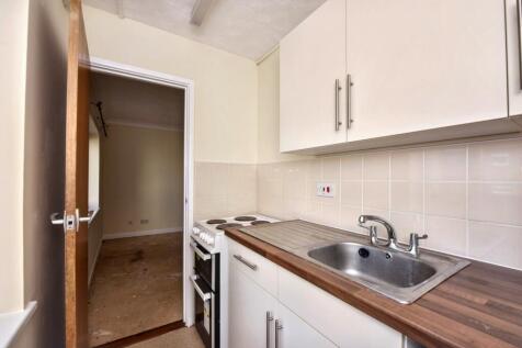 9A Oulton Hall, Marine Parade, Claton-on-Sea CO15 6JU
