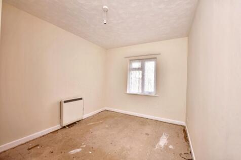 9A Oulton Hall, Marine Parade, Claton-on-Sea CO15 6JU