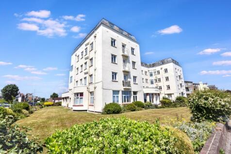 9A Oulton Hall, Marine Parade, Claton-on-Sea CO15 6JU