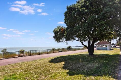 9A Oulton Hall, Marine Parade, Claton-on-Sea CO15 6JU