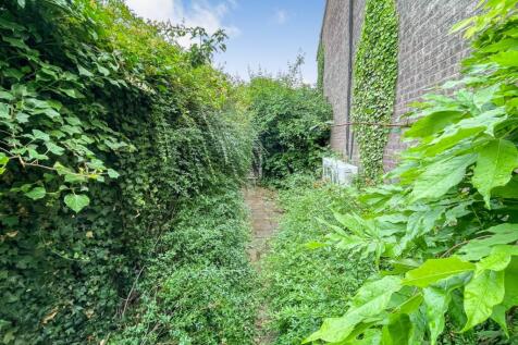 Land adjacent to 30 Panters, Hextable, Swanley, BR8 7RW