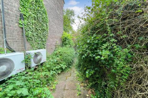 Land adjacent to 30 Panters, Hextable, Swanley, BR8 7RW