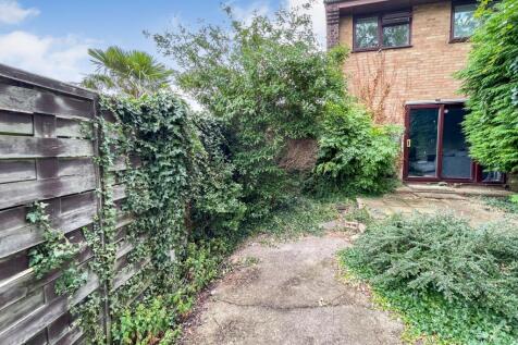 Land adjacent to 30 Panters, Hextable, Swanley, BR8 7RW
