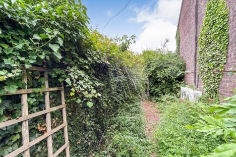 Land adjacent to 30 Panters, Hextable, Swanley, BR8 7RW