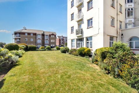 Flat 9B Oulton Hall, 79 Marine Parade East, Clacton-on-Sea, CO15 6JU