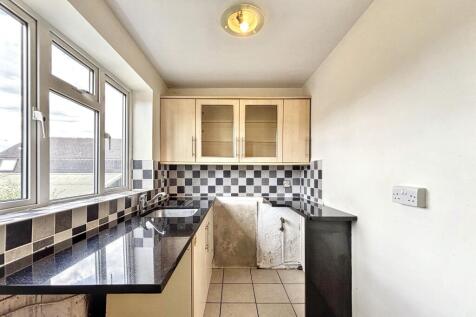 14 Windsor Court, Friern Barnet Lane, New Southgate, London N11 3LY