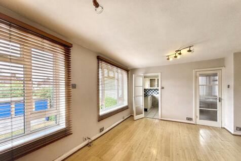 14 Windsor Court, Friern Barnet Lane, New Southgate, London N11 3LY