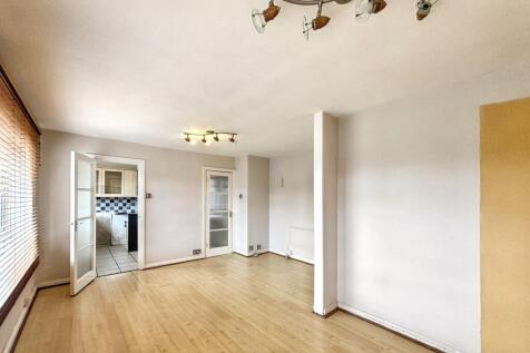 14 Windsor Court, Friern Barnet Lane, New Southgate, London N11 3LY