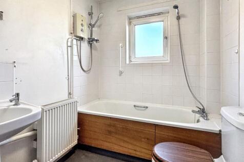 171 Medora Road, Romford, Essex RM7 7ET