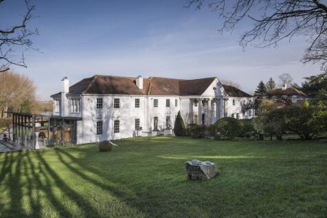 Sonning Court, Sonning-on-Thames, Berkshire, RG4 6UR
