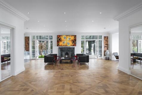 Sonning Court, Sonning-on-Thames, Berkshire, RG4 6UR