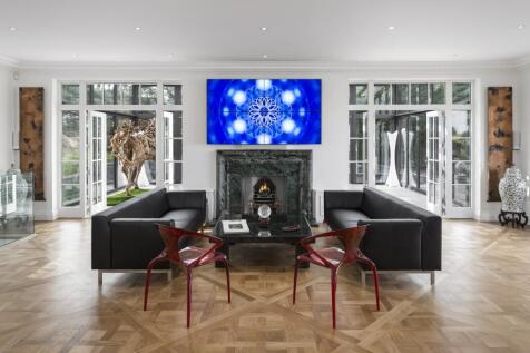 Sonning Court, Sonning-on-Thames, Berkshire, RG4 6UR