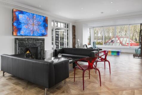 Sonning Court, Sonning-on-Thames, Berkshire, RG4 6UR