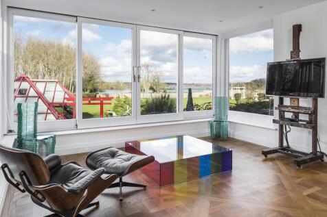 Sonning Court, Sonning-on-Thames, Berkshire, RG4 6UR