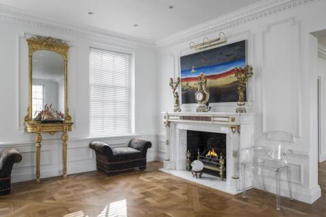 Sonning Court, Sonning-on-Thames, Berkshire, RG4 6UR