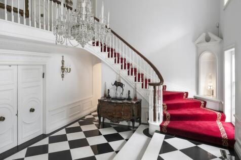 Sonning Court, Sonning-on-Thames, Berkshire, RG4 6UR