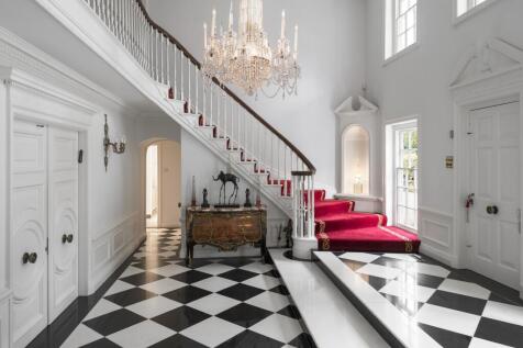 Sonning Court, Sonning-on-Thames, Berkshire, RG4 6UR