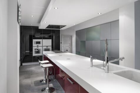 Sonning Court, Sonning-on-Thames, Berkshire, RG4 6UR