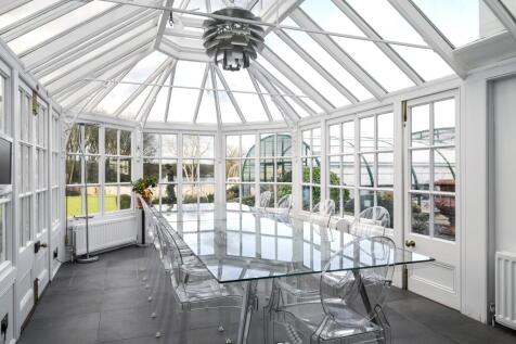 Sonning Court, Sonning-on-Thames, Berkshire, RG4 6UR