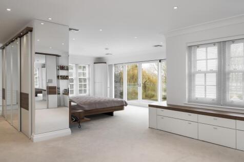 Sonning Court, Sonning-on-Thames, Berkshire, RG4 6UR
