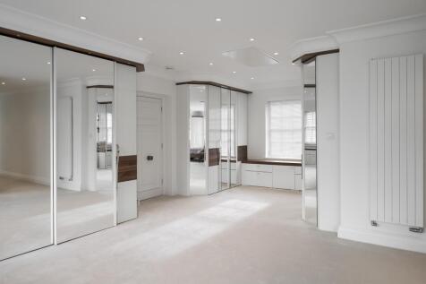 Sonning Court, Sonning-on-Thames, Berkshire, RG4 6UR