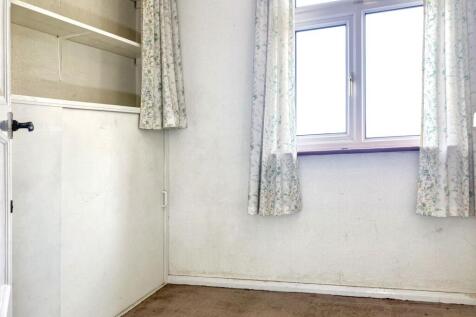 124 Frinstead Road, Erith, Kent, DA8 3LB