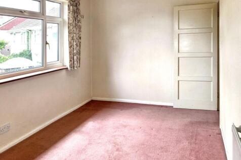 124 Frinstead Road, Erith, Kent, DA8 3LB