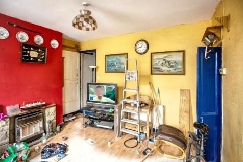 8 Victoria Place, Yeadon, Leeds, LS19 7HG