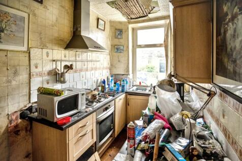 8 Victoria Place, Yeadon, Leeds, LS19 7HG