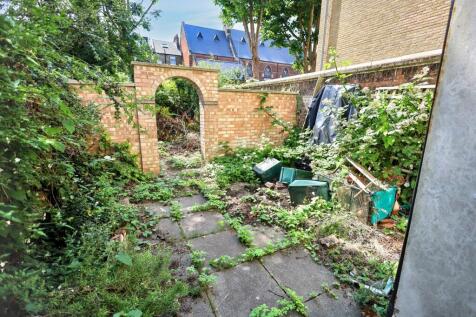 19 Sparsholt Road, Finsbury Park, London N19 4EL