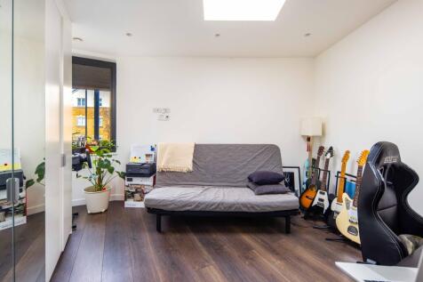 208 Cassland Road, London E9 5AJ