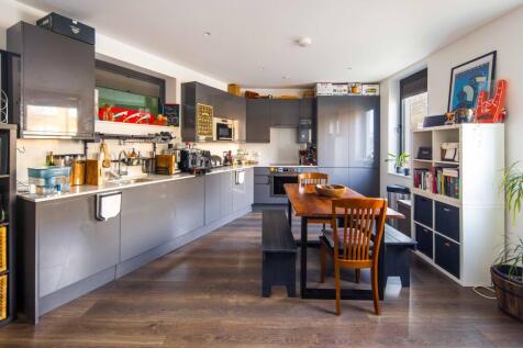 208 Cassland Road, London E9 5AJ