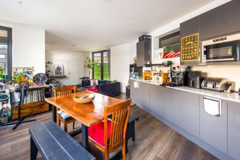 208 Cassland Road, London E9 5AJ