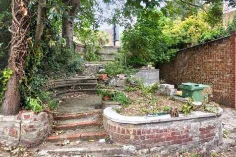 82a Thurlow Park Road, London, SE21 8HY