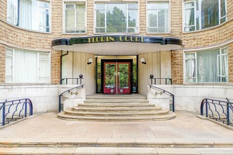 Flat 28 Florin Court, 6-9 Charterhouse Square, Barbican, London, EC1M 6ET
