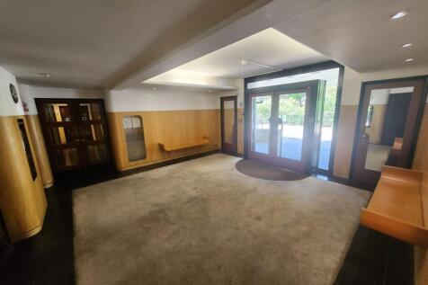 Flat 28 Florin Court, 6-9 Charterhouse Square, Barbican, London, EC1M 6ET