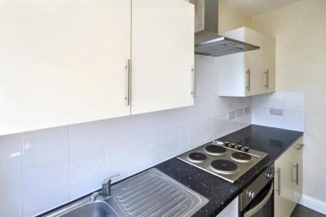 13 Cotswold Court, Hodder Drive, Perivale, Greenford, UB6 8LJ