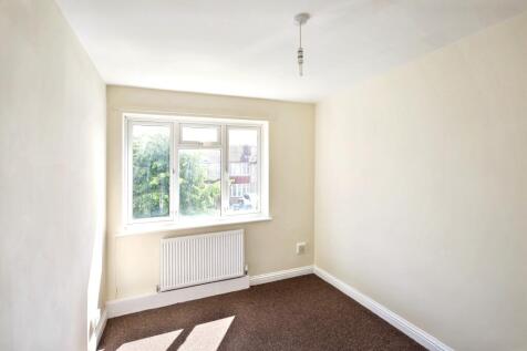 13 Cotswold Court, Hodder Drive, Perivale, Greenford, UB6 8LJ