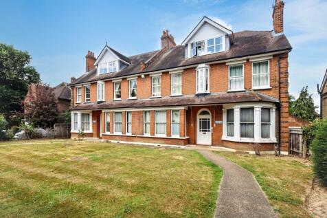 Flat 6, Lee Court, 39 - 41 Queen Anne Place, Enfield, EN1 2PS