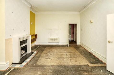 Flat 6, Lee Court, 39 - 41 Queen Anne Place, Enfield, EN1 2PS
