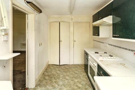 Flat 6, Lee Court, 39 - 41 Queen Anne Place, Enfield, EN1 2PS