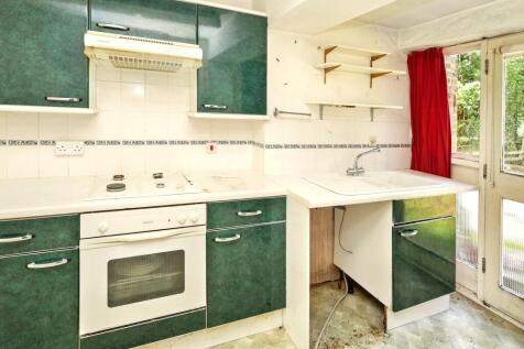 Flat 6, Lee Court, 39 - 41 Queen Anne Place, Enfield, EN1 2PS
