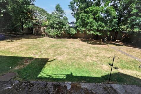 Flat 6, Lee Court, 39 - 41 Queen Anne Place, Enfield, EN1 2PS
