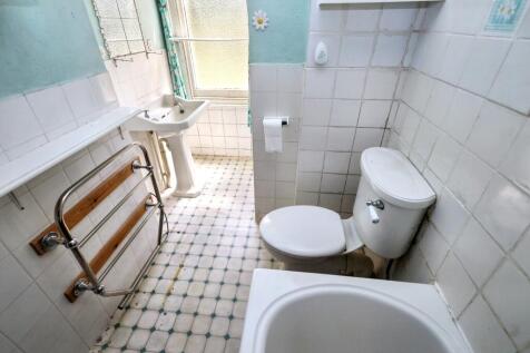 Flat 6, Lee Court, 39 - 41 Queen Anne Place, Enfield, EN1 2PS