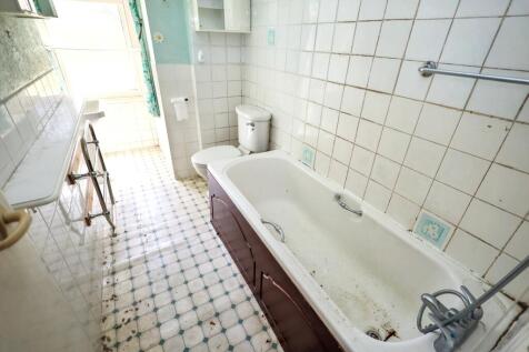 Flat 6, Lee Court, 39 - 41 Queen Anne Place, Enfield, EN1 2PS