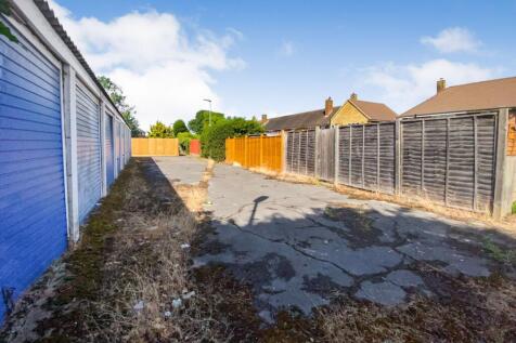 Garages at Albermarle Avenue, Cheshunt, Waltham Cross, Enfield EN8 0EY