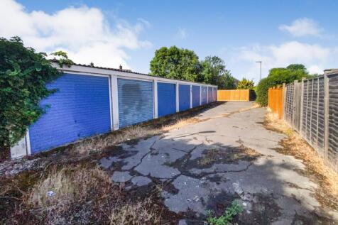 Garages at Albermarle Avenue, Cheshunt, Waltham Cross, Enfield EN8 0EY